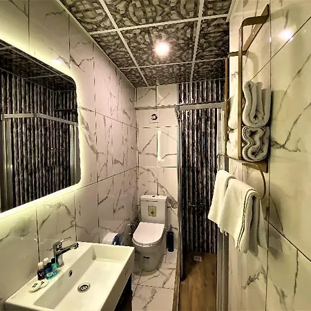 Orange Airport Hotel 3*